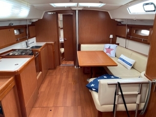 Beneteau Oceanis 43