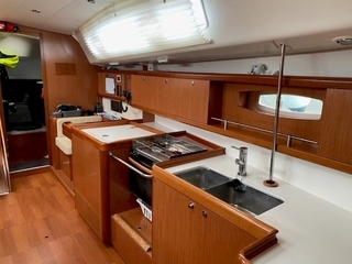 Beneteau Oceanis 43