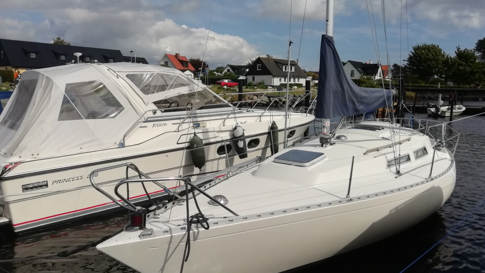 Omega 28