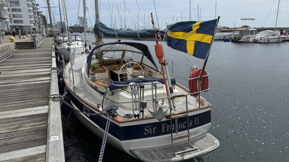 Hallberg-Rassy 352