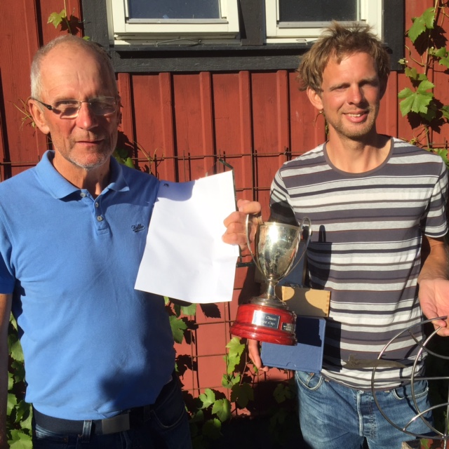 Segrarna; Janne och Max Nystedt på SK30 Pani.